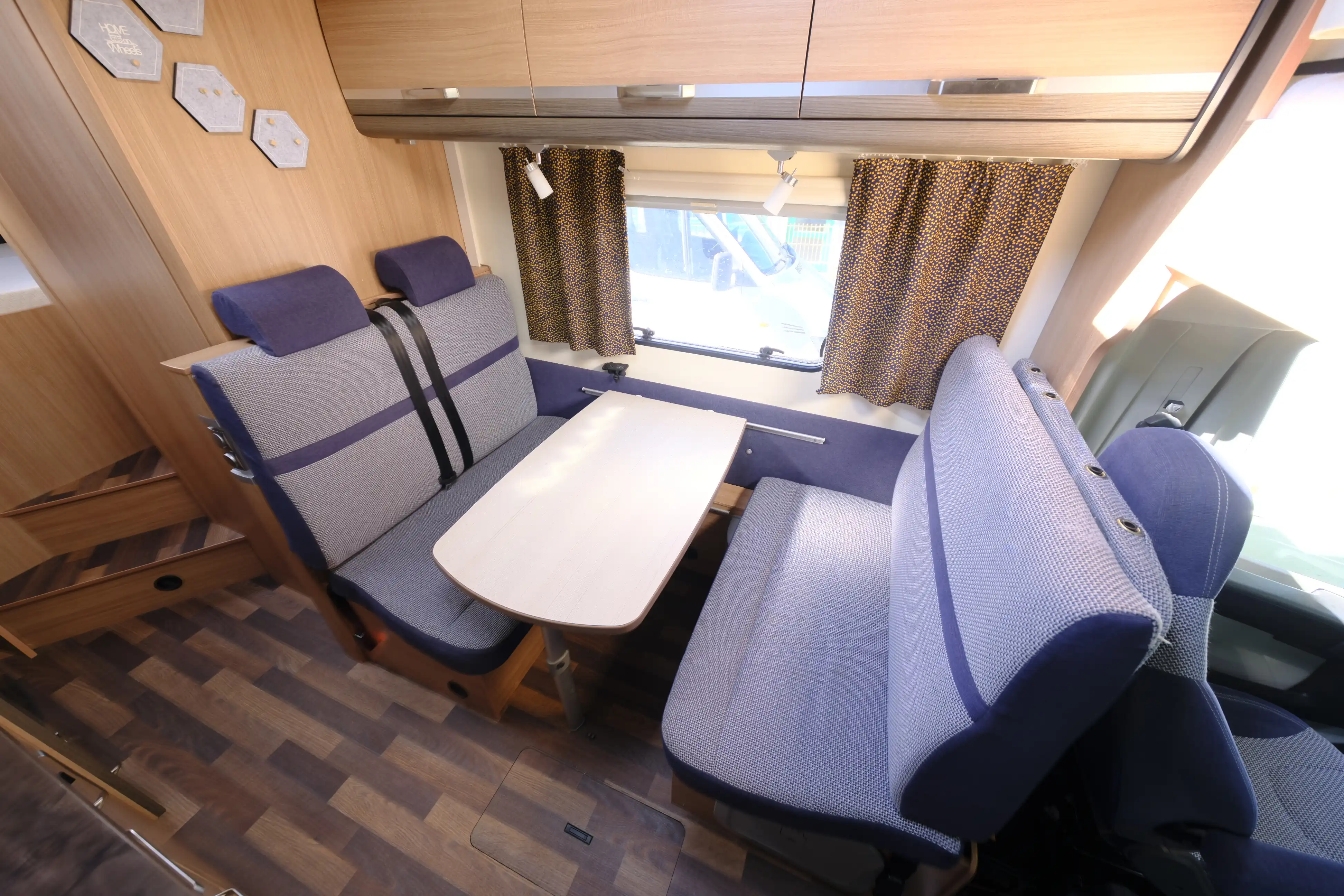 KNAUS Sky Traveller 650 DG Superlight - Ansicht 7